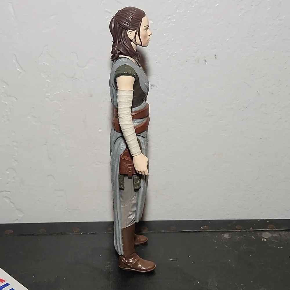 STAR WARS The Last Jedi Rey Training Action Figure